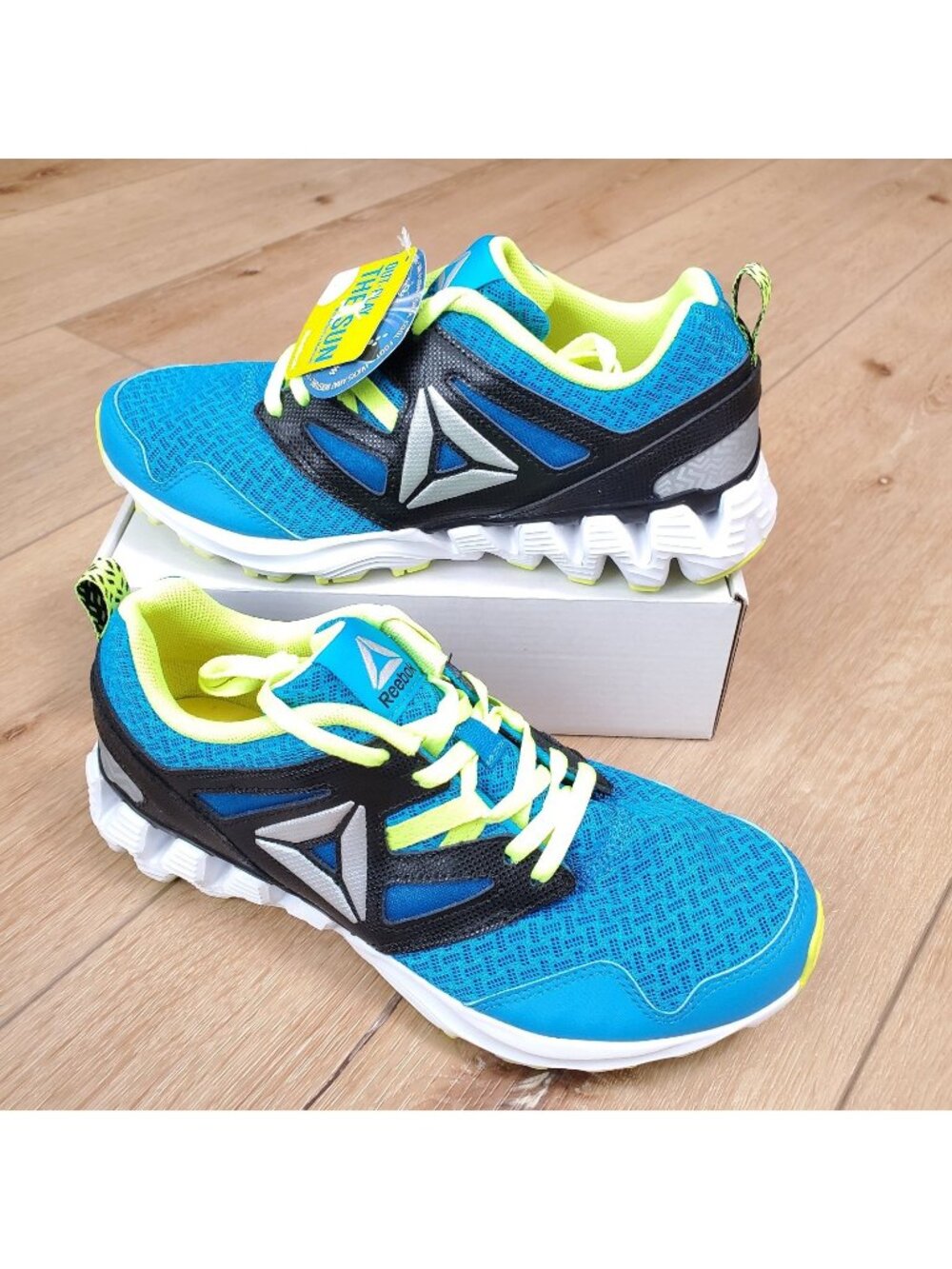 NEW Reebok Zig Kick Boys Athletic Shoes Blue Yellow Size 5 Kids School Sneaker